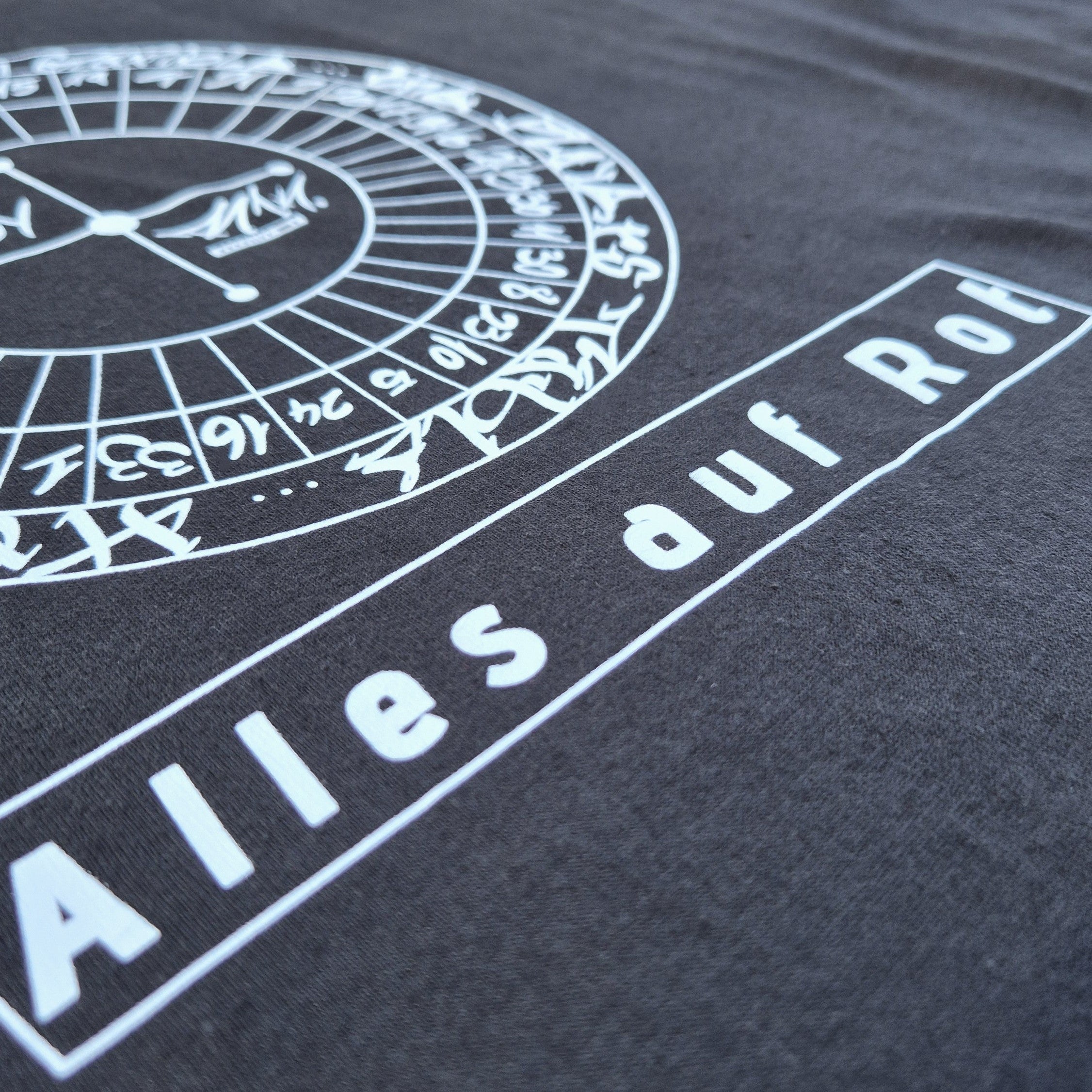Kurzärmliges T-Shirt "Roulette"
